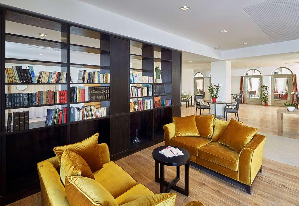 Mercure Maintenon Dalaman gambar